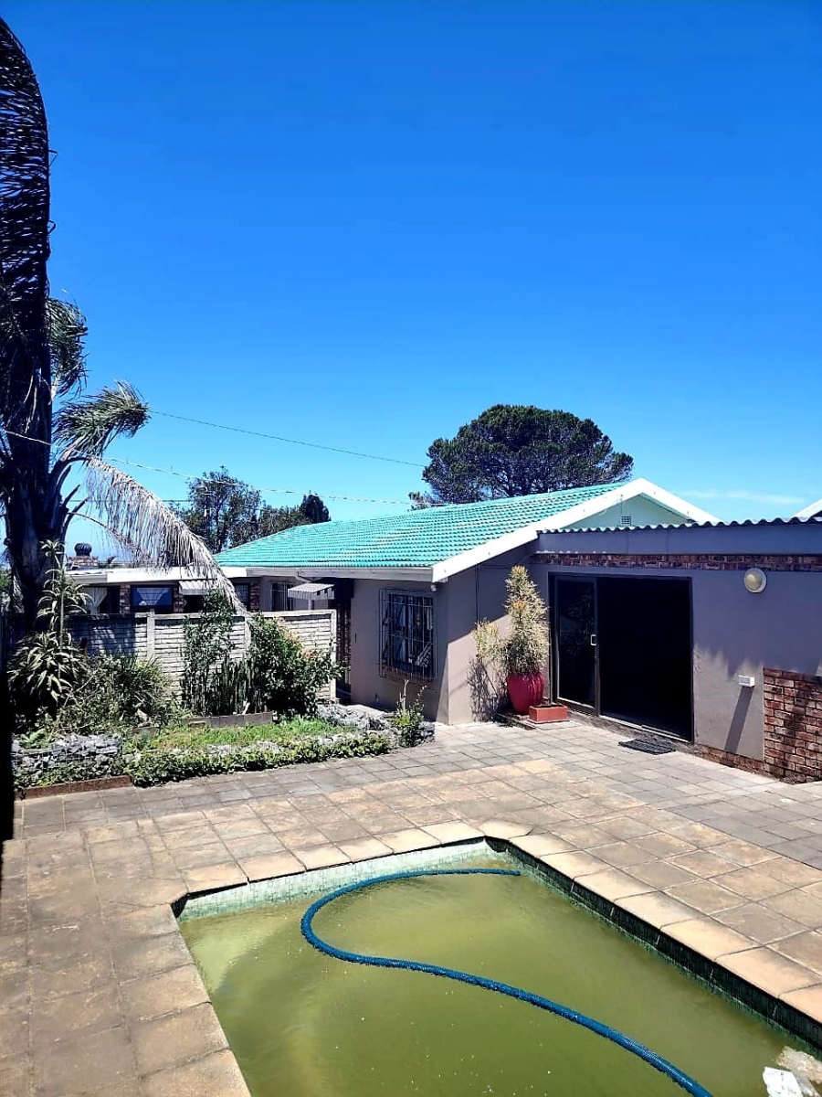 4 Bedroom Property for Sale in Amalinda Eastern Cape